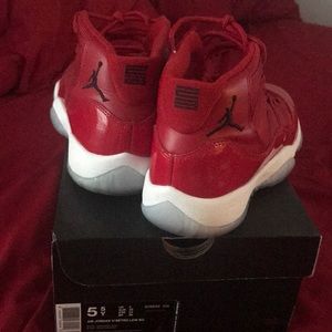 Air Jordan 11 Retro Bg (Gs)  Size 6Y